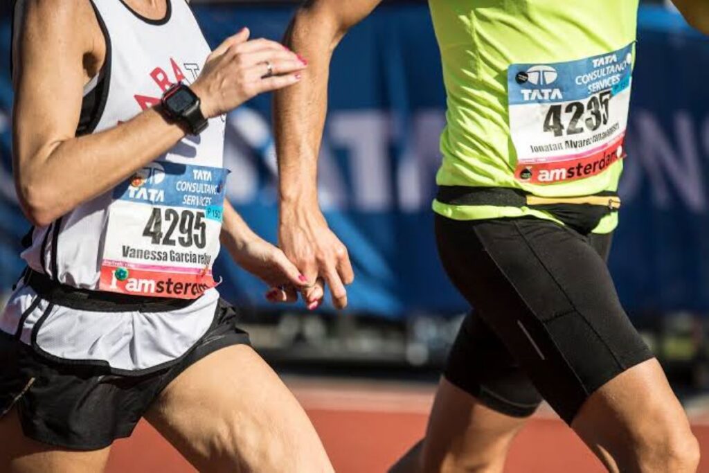 custom race number bibs & marathon race bib clips